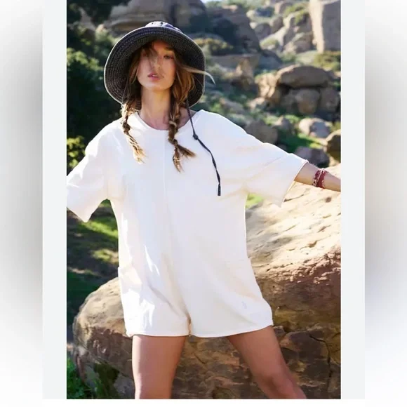 Free People Hot Shot T-Shirt Romper in Beach Clay Color Size XS with flaws - Picture 2 of 9